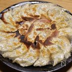 野菜たっぷり！我が家の特製羽根つき焼き餃子