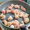 【鶏肉で作る魯肉飯風】短時間×コーラで旨い！！の工程1