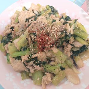 milkの作ってみた!投稿(【調理10分♡︎小松菜と豚肉のオイマヨ炒め】ご飯がすすむ！)