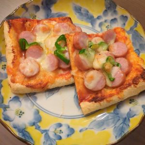 たりおの作ってみた!投稿(ピザ生地作らない！【油揚げピザ】)