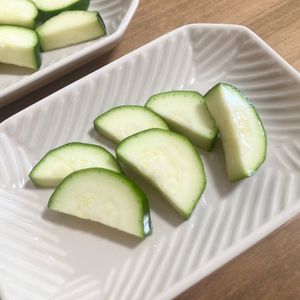 ゆかりの作ってみた!投稿(ズッキーニの浅漬け)