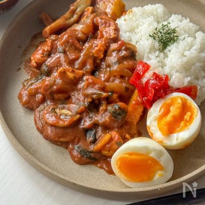旨み引き立つ!超ヘルシーな【無水夏野菜カレー】
