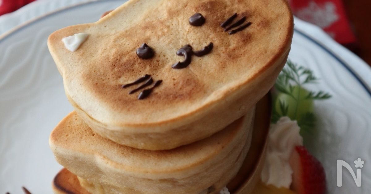 100均の型で作る！猫タワーのパンケーキ | レシピサイトNadia