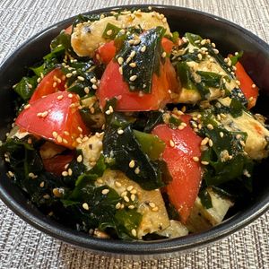 楽ラク手抜キッチン🐶🐾の作ってみた!投稿(トマトとわかめとはんぺんのまろやか醤油麹ナムル)