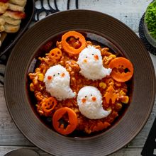 【レンジで一発！】ハロウィンお化けのキーマカレー