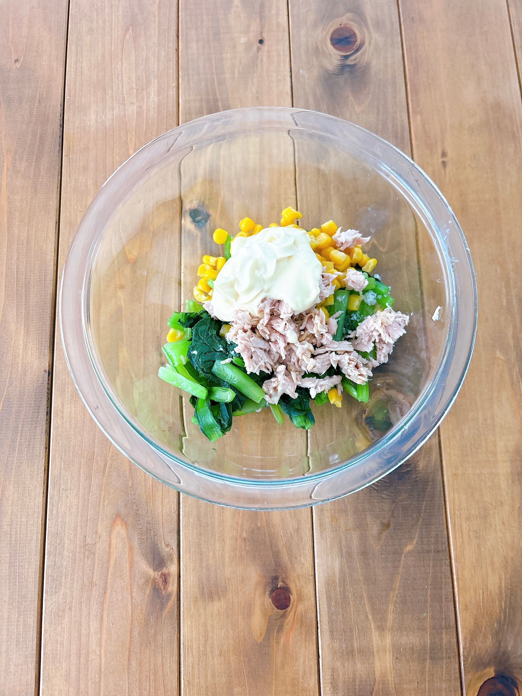 レンジで秒速！やみつき小松菜のツナマヨ和え | レシピサイトNadia