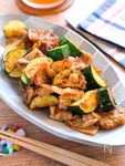 【豚バラと厚切りズッキーニのにんにく醤油炒め】食材２つで！