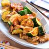 【豚バラと厚切りズッキーニのにんにく醤油炒め】食材2つで!