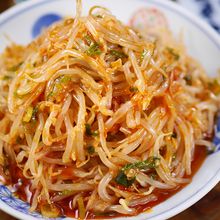行列のラーメン屋さんの🍜特製赤マー油☆ピリ辛もやし☆🤩☆