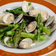 台湾家庭料理【アスパラとハマグリ炒め】