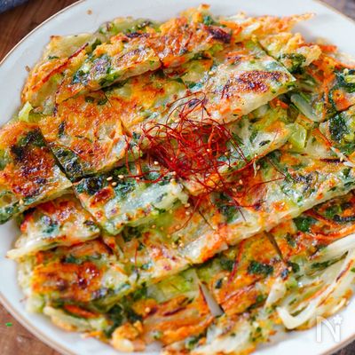野菜嫌いもお代わり!カリッもちっ♡【小松菜のチーズチヂミ】