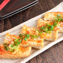 【おつまみにも】油揚げのしらすネギチーズ焼き