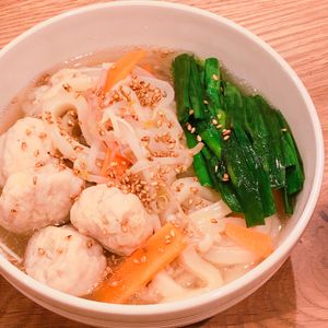 ミルクの作ってみた!投稿(行列のうどんそば②鶏のうま塩ゆずぽん煮込みうどん🤩🍜)