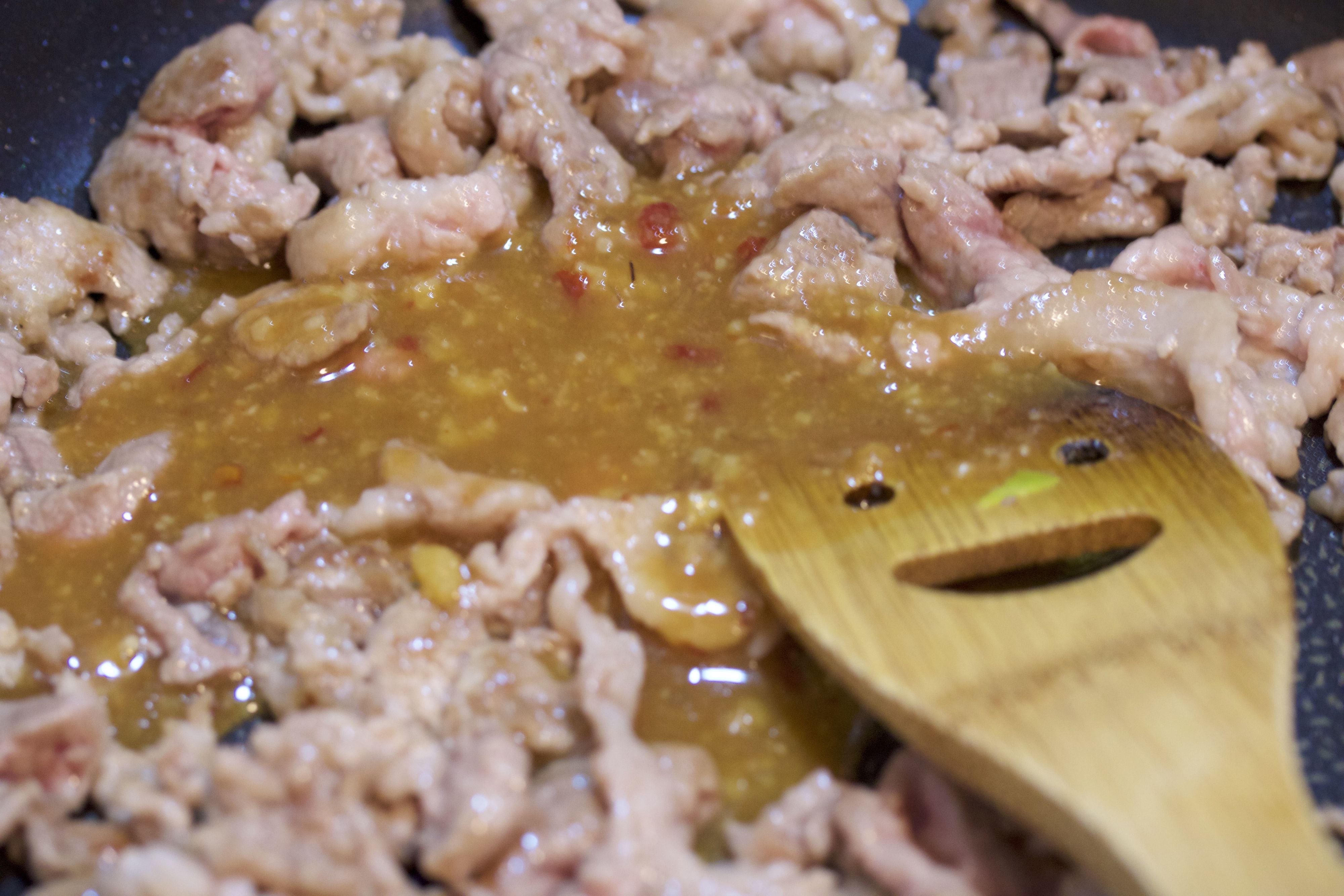 はしの 春キャベツと豚こまのスタミナ味噌炒め』包丁いらず♪ | レシピ