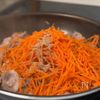 10分で完成！【豚しりしり丼】の工程4
