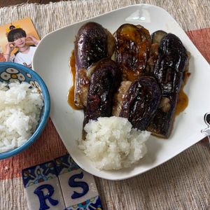 おもちの作ってみた!投稿(食欲倍増！【なすと豚バラの梅照り焼き】なすに挟むだけ！)