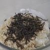 レンジで簡単＆ヘルシー♪【えのきと塩昆布のまぜごはん】の工程3
