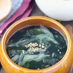簡単！玉ねぎとわかめの中華スープ