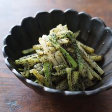 うどのごま和え