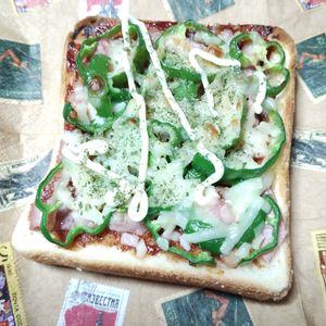 M＊Pの作ってみた!投稿(【食パンで♪】簡単カレーチーズピザ)