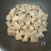 簡単ダレ《こんにゃくときのこのバリ旨炒め》の工程1