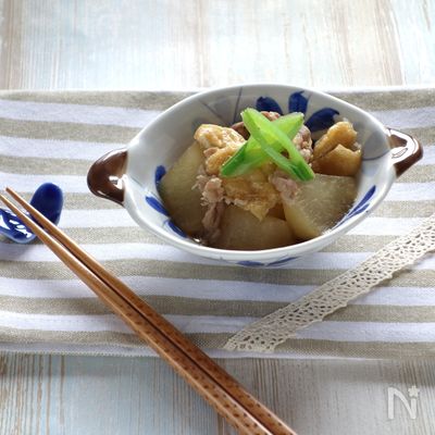 豚肉と油揚げ、大根の煮物