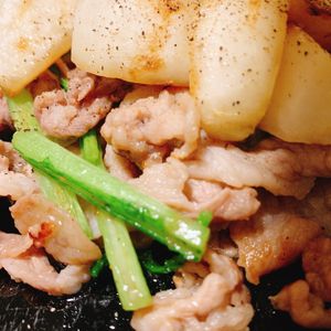 りんの作ってみた!投稿(ごはんがすすむ♩豚バラ肉とかぶのうま塩炒め)