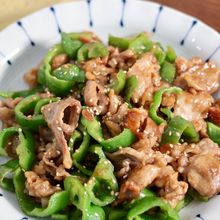 『豚肉とピーマンの甘辛炒め』10分で完成!白米がすすむ!