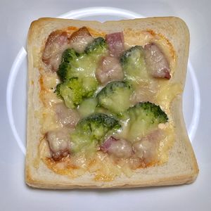 キャピタンの作ってみた!投稿(【冷凍ストック♪ブロッコリーとベーコンのトースト】忙しい朝食)