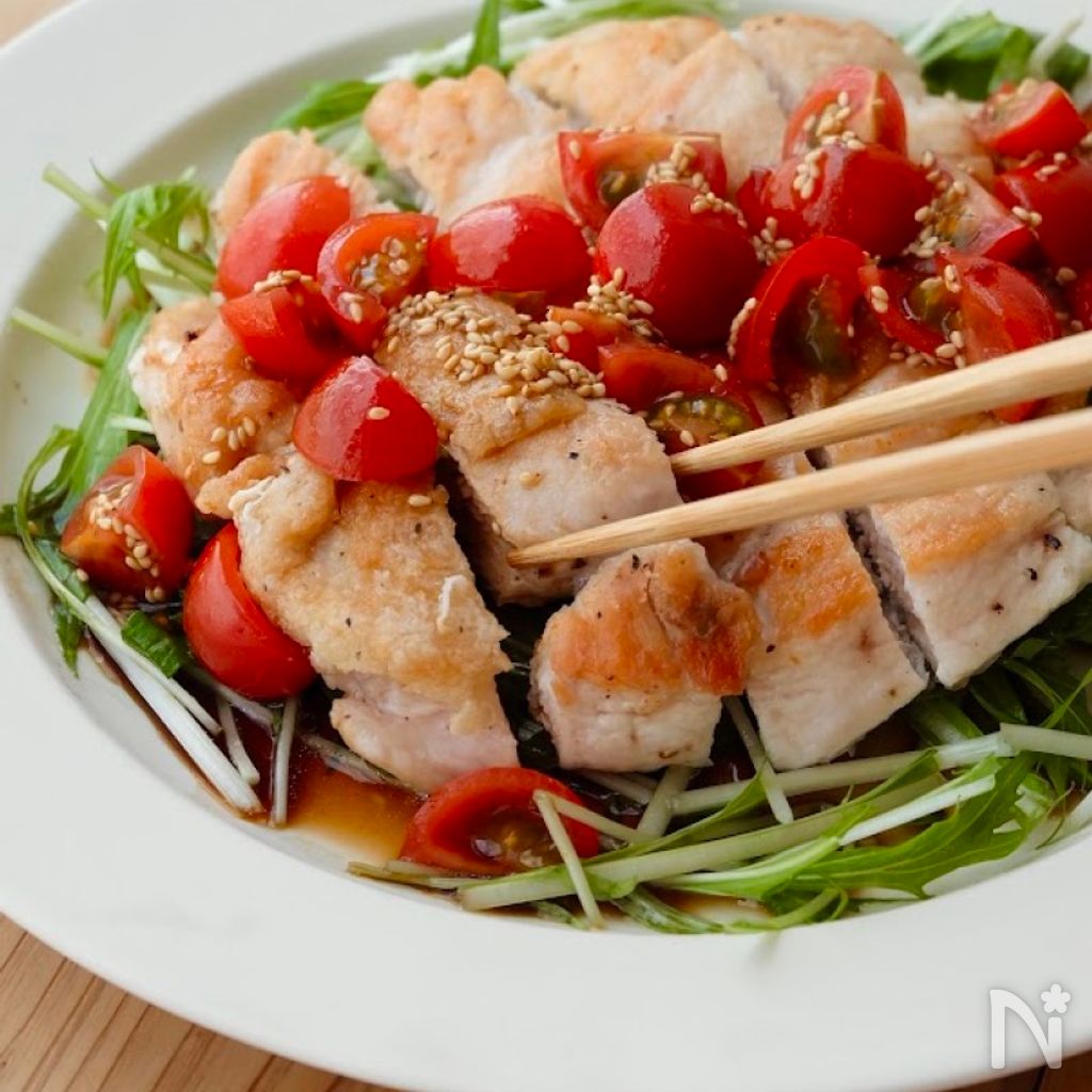 【パリパリチキンのトマトポン酢だれ】鶏むね肉でコスパ抜群♪ | レシピサイトNadia