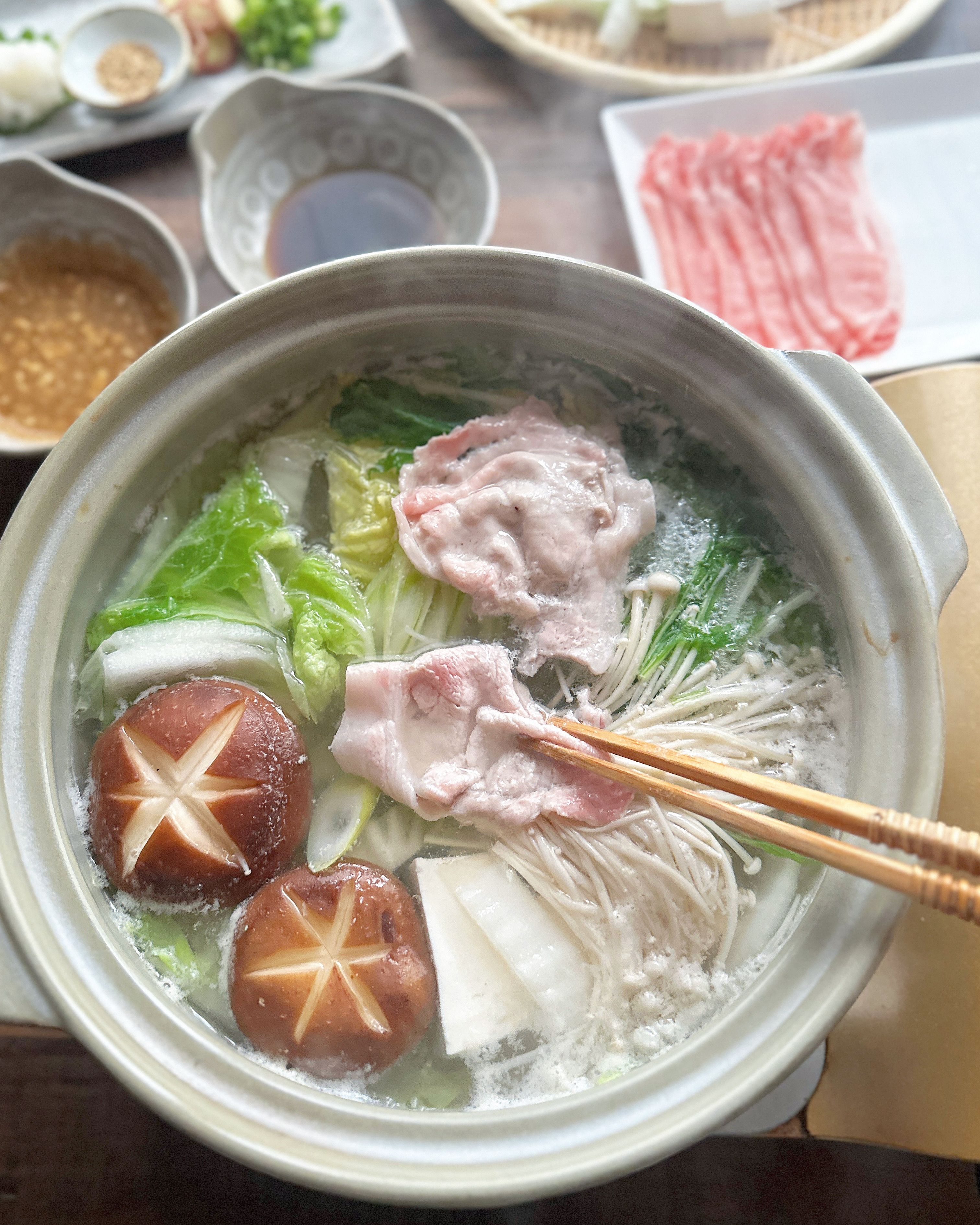 基本のしゃぶしゃぶレシピ】美味しい定番の鍋！ | レシピサイトNadia