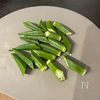 ワンパン10分【オクラと豚こまの黒胡椒炒め】の下準備