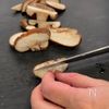 【普通の味噌汁に飽きたらコレ！】鶏と豆乳の味噌汁の下準備