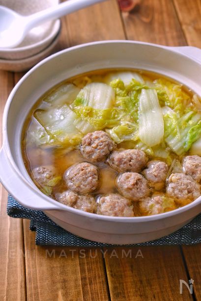 ＊えのきでカサ増し豚団子と白菜の旨味噌なべ＊