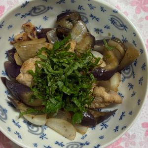 チョビの助の作ってみた!投稿(ナスと鶏肉の柚子胡椒炒め)