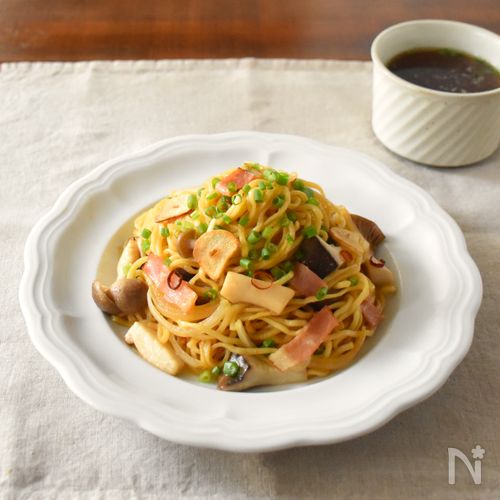 きのこたっぷり!バター醤油風味のペペロンチーノ