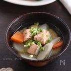 根菜と秋鮭の具沢山味噌汁