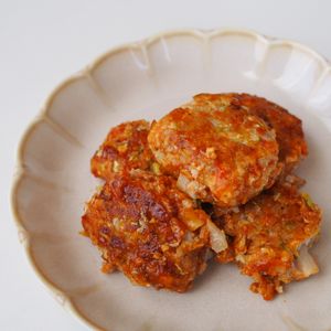 かのの作ってみた!投稿(【おかずにお弁当に大活躍！】メンチの中身でひと口バーグ)