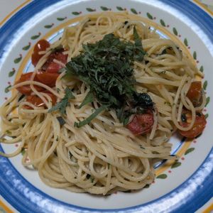 KUMIKOの作ってみた!投稿(夏にぴったり♡ミニトマトと大葉のペペロンチーノ)