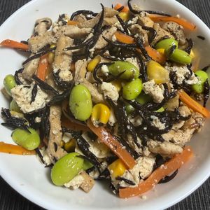 ゆっこの作ってみた!投稿(お箸が止まらない♡『豆腐とひじきの冷たいお惣菜』)