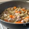 材料3つでちょうどいい【新ごぼうと鶏のしみしみ煮】の工程2