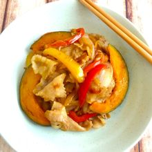 ハロウィンにも♪かぼちゃを使った彩り野菜と豚肉の中華風炒め