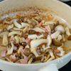 【お助け副菜】しめじとベーコンのにんにく醤油炒め｜あと一品にの工程3