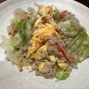 りんごの作ってみた!投稿(シャキふわ♡【カニカマレタス炒飯】簡単にすぐ出来ます‼︎)