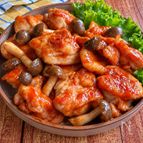 子どもウケ抜群♫【鶏もも肉ときのこのチキンチャップ】