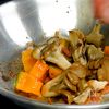 カボチャとキノコで作る!うまみあふれる秋パスタの工程5