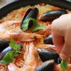 【コンソメ不要！】ワンパンで作る本格魚介のパエリアの工程4