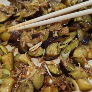 ぽんちゃんの作ってみた!投稿(トロける旨さ！大人も子供もがっつく♡︎茄子そぼろ丼)