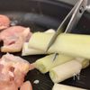 包丁もまな板も不要！【焼き鳥丼】の工程3