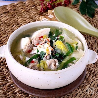 5分でできる!豚肉と白菜の旨辛痩せるスープ【1品で大満足】